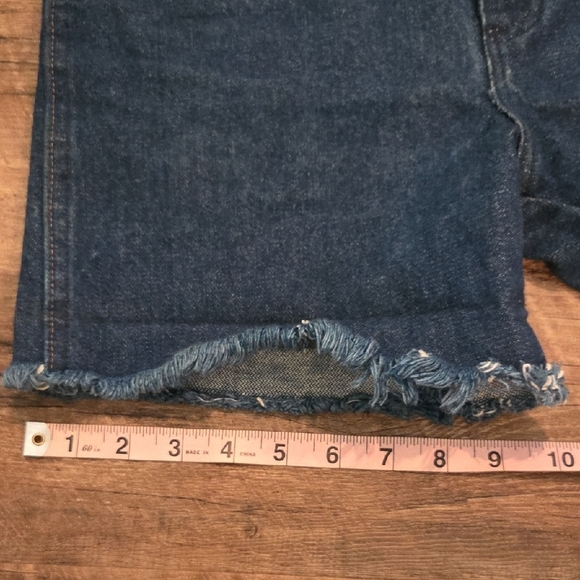 Wrangler Blue Jean Shorts with Distressed Frayed Hem Size 29/8 - Picture 9 of 11